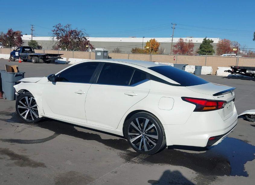 Photo 3 of 2019 Nissan Altima 2.5 SR (VIN 1N4BL4CV4KC137464)
