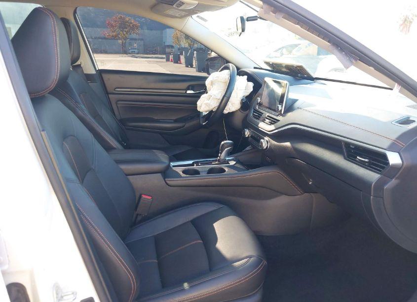 Photo 5 of 2019 Nissan Altima 2.5 SR (VIN 1N4BL4CV4KC137464)