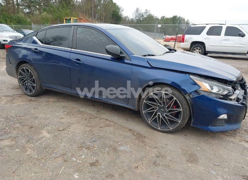 2019 Nissan Altima 2.5 SR (VIN 1N4BL4CV4KC205827) main photo