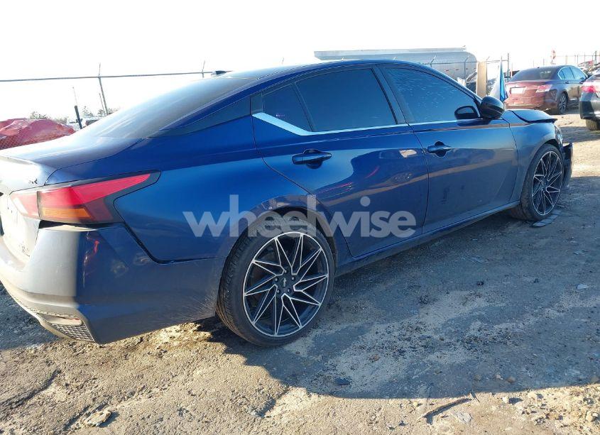 Photo 4 of 2019 Nissan Altima 2.5 SR (VIN 1N4BL4CV4KC205827)