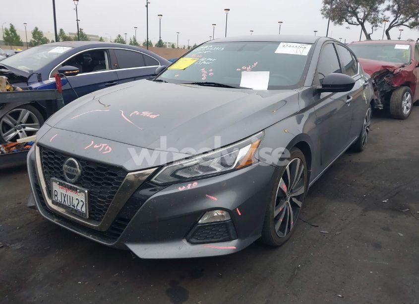 Photo 2 of 2019 Nissan Altima 2.5 SR (VIN 1N4BL4CV4KN325955)