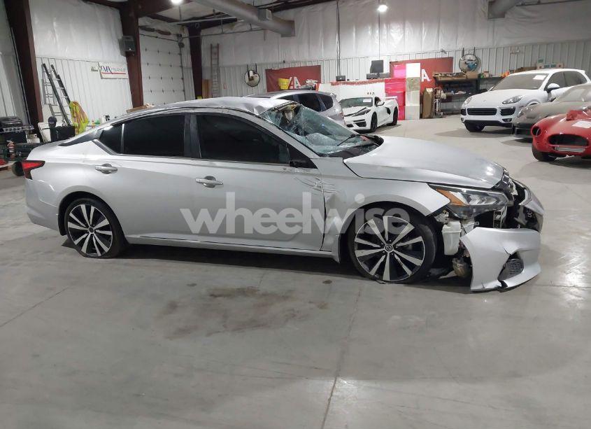 Photo 14 of 2020 Nissan Altima SR FWD (VIN 1N4BL4CV4LC120150)