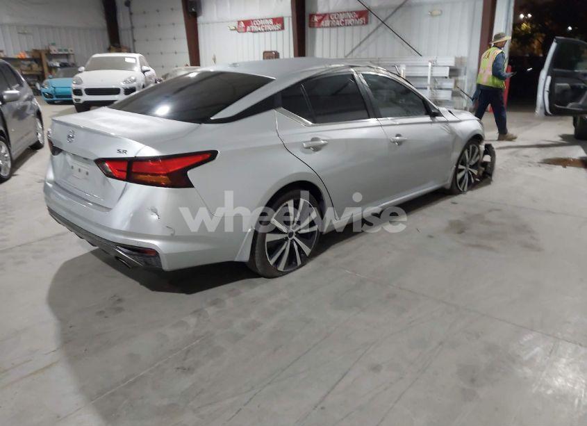 Photo 4 of 2020 Nissan Altima SR FWD (VIN 1N4BL4CV4LC120150)
