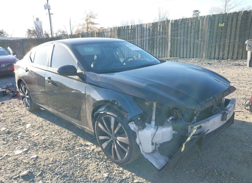 2020 Nissan Altima SR FWD (VIN 1N4BL4CV4LC128457) main photo