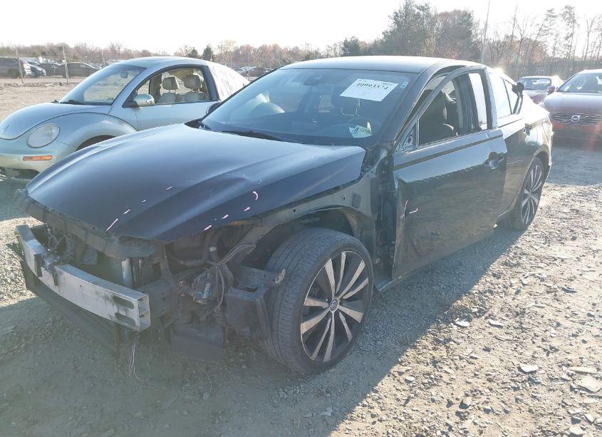 Photo 2 of 2020 Nissan Altima SR FWD (VIN 1N4BL4CV4LC128457)