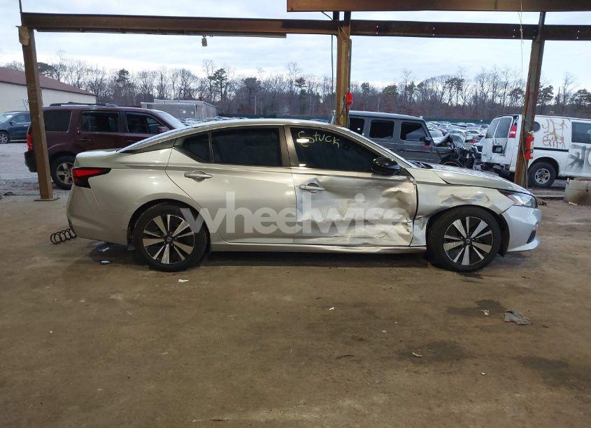 Photo 13 of 2020 Nissan Altima SR FWD (VIN 1N4BL4CV4LC196970)
