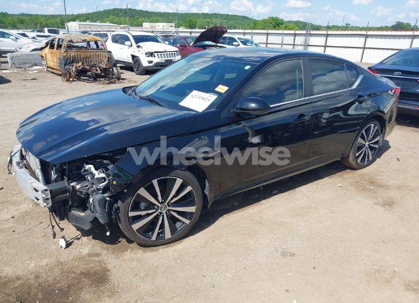 Photo 2 of 2020 Nissan Altima SR FWD (VIN 1N4BL4CV4LC250722)