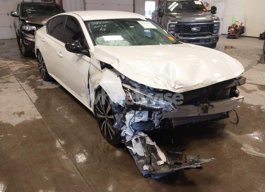 2020 Nissan Altima SR FWD (VIN 1N4BL4CV4LC283901) main photo