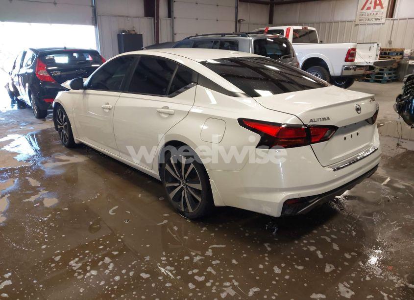 Photo 3 of 2020 Nissan Altima SR FWD (VIN 1N4BL4CV4LC283901)