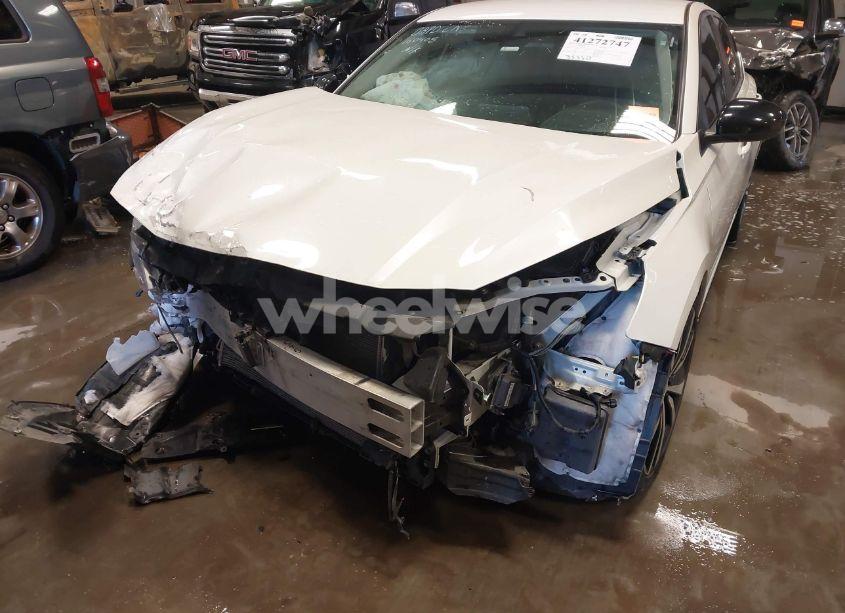 Photo 6 of 2020 Nissan Altima SR FWD (VIN 1N4BL4CV4LC283901)