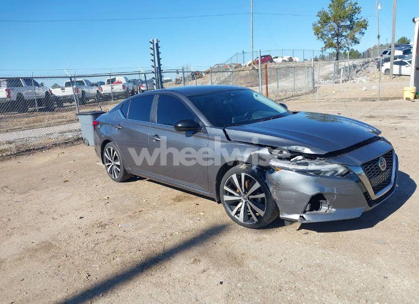 2020 Nissan Altima SR FWD (VIN 1N4BL4CV4LN305433) main photo