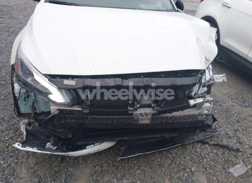 Photo 6 of 2021 Nissan Altima SR FWD (VIN 1N4BL4CV4MN408322)