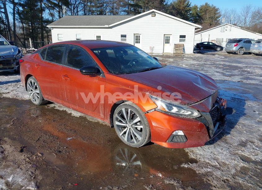 2022 Nissan Altima SR FWD (VIN 1N4BL4CV4NN306388) main photo