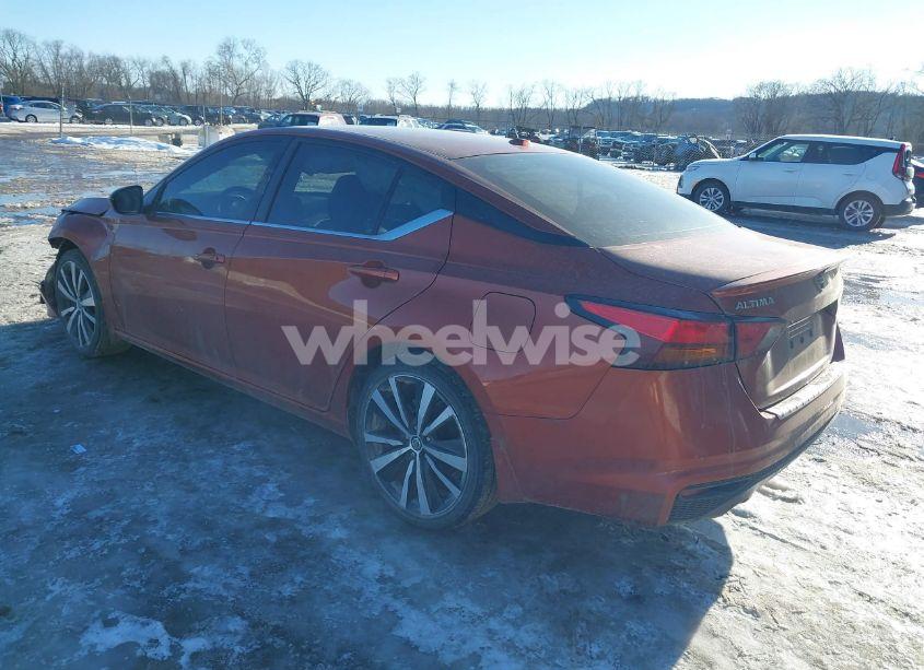 Photo 3 of 2022 Nissan Altima SR FWD (VIN 1N4BL4CV4NN306388)