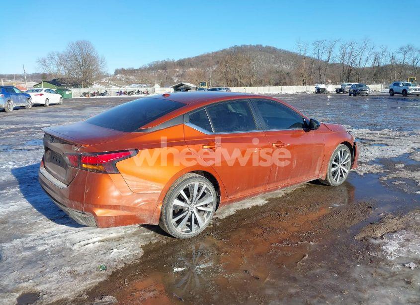 Photo 4 of 2022 Nissan Altima SR FWD (VIN 1N4BL4CV4NN306388)