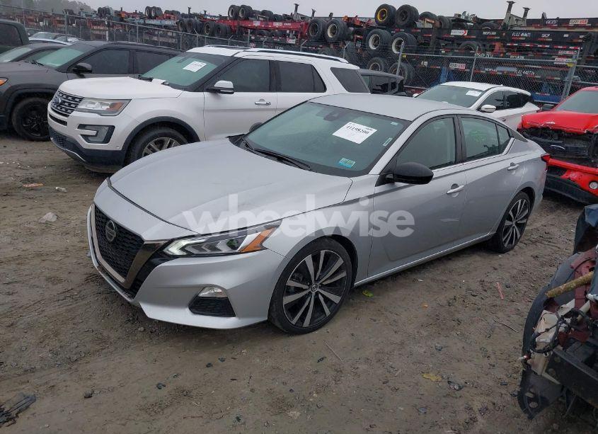 Photo 2 of 2022 Nissan Altima SR FWD (VIN 1N4BL4CV4NN315480)