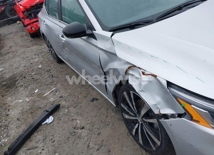 Photo 6 of 2022 Nissan Altima SR FWD (VIN 1N4BL4CV4NN315480)