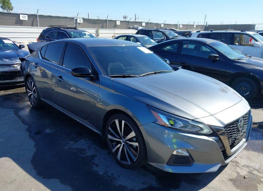 2022 Nissan Altima SR FWD (VIN 1N4BL4CV4NN349158) main photo