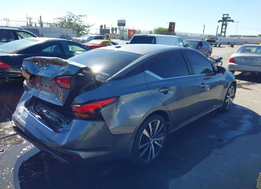 Photo 4 of 2022 Nissan Altima SR FWD (VIN 1N4BL4CV4NN349158)