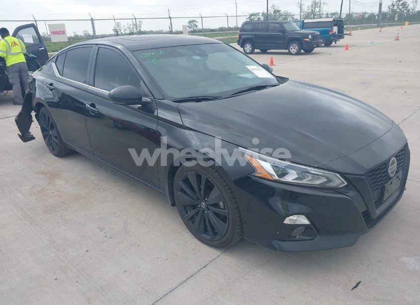 2022 Nissan Altima SR FWD (VIN 1N4BL4CV4NN356630) main photo