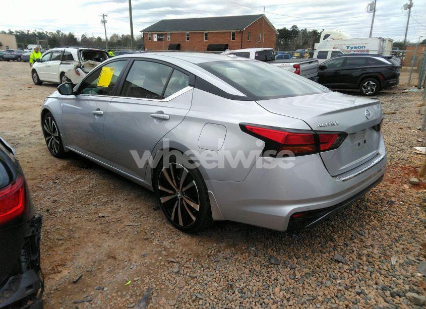 Photo 3 of 2022 Nissan Altima SR FWD (VIN 1N4BL4CV4NN365117)