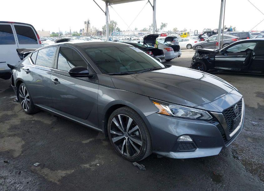 2022 Nissan Altima SR FWD (VIN 1N4BL4CV4NN378398) main photo