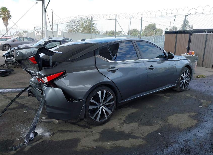 Photo 4 of 2022 Nissan Altima SR FWD (VIN 1N4BL4CV4NN378398)