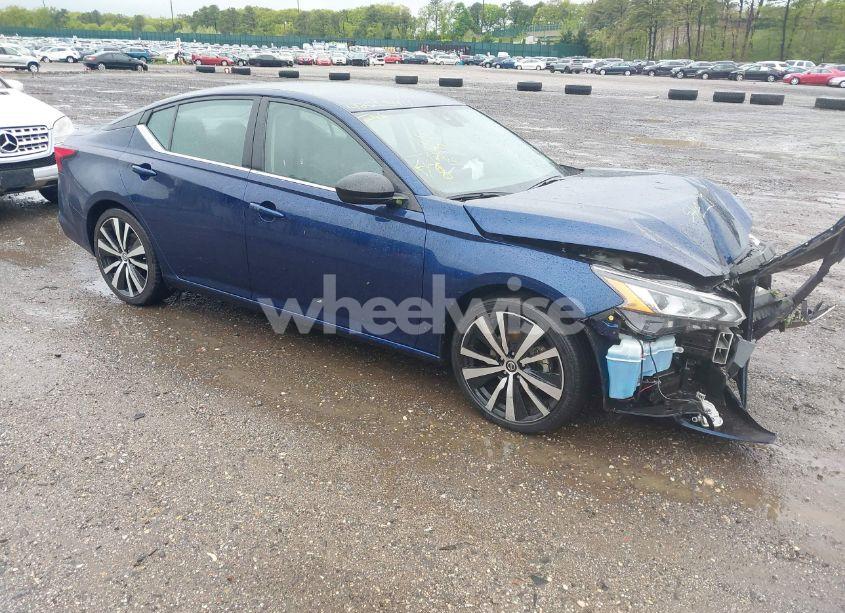 2022 Nissan Altima SR FWD (VIN 1N4BL4CV4NN382919) main photo