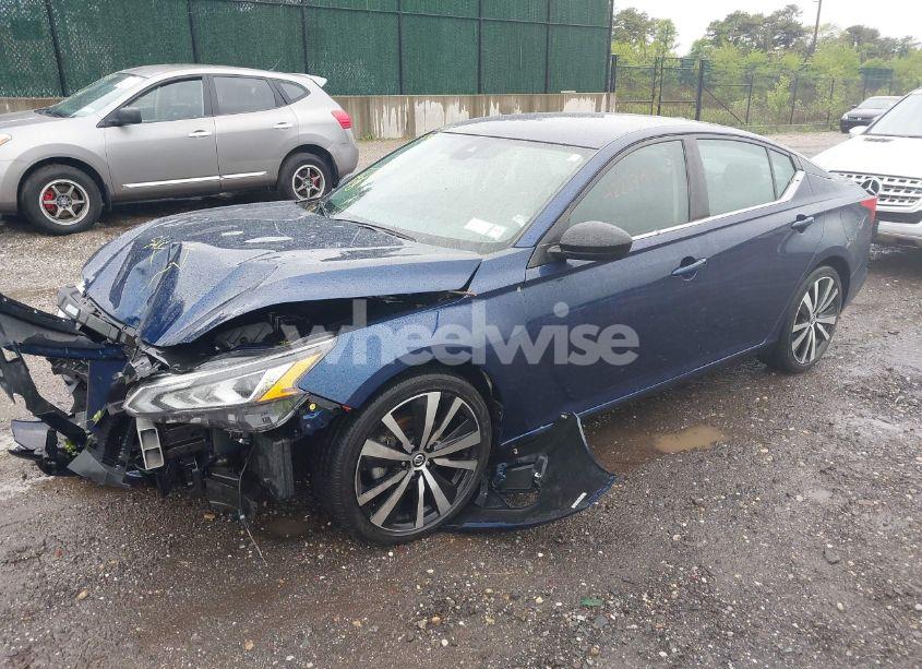 Photo 2 of 2022 Nissan Altima SR FWD (VIN 1N4BL4CV4NN382919)