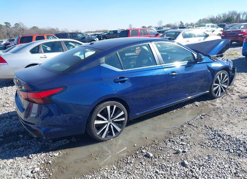 Photo 4 of 2022 Nissan Altima SR FWD (VIN 1N4BL4CV4NN385092)