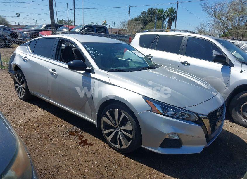 2022 Nissan Altima SR FWD (VIN 1N4BL4CV4NN419547) main photo