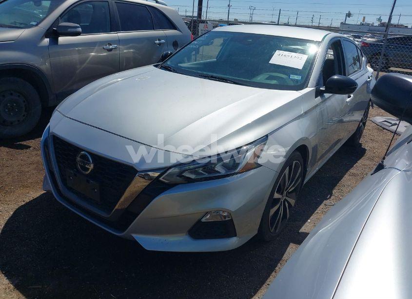Photo 2 of 2022 Nissan Altima SR FWD (VIN 1N4BL4CV4NN419547)
