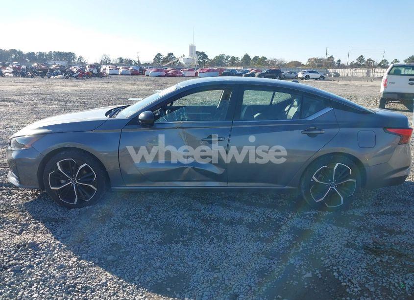 Photo 14 of 2023 Nissan Altima SR FWD (VIN 1N4BL4CV4PN335442)