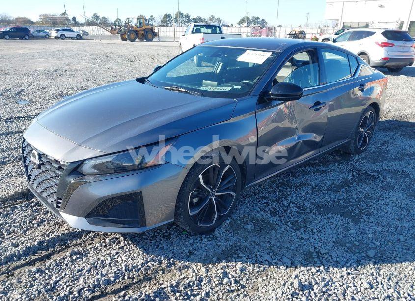 Photo 2 of 2023 Nissan Altima SR FWD (VIN 1N4BL4CV4PN335442)