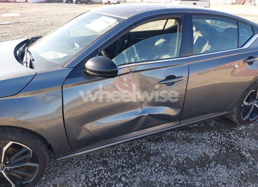 Photo 6 of 2023 Nissan Altima SR FWD (VIN 1N4BL4CV4PN335442)