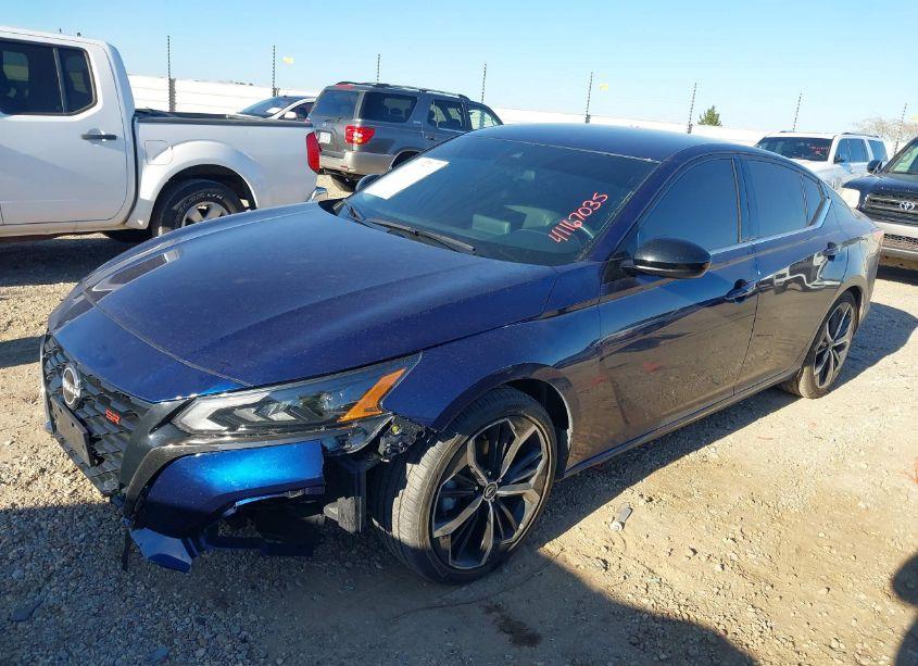 Photo 2 of 2023 Nissan Altima SR FWD (VIN 1N4BL4CV4PN359773)