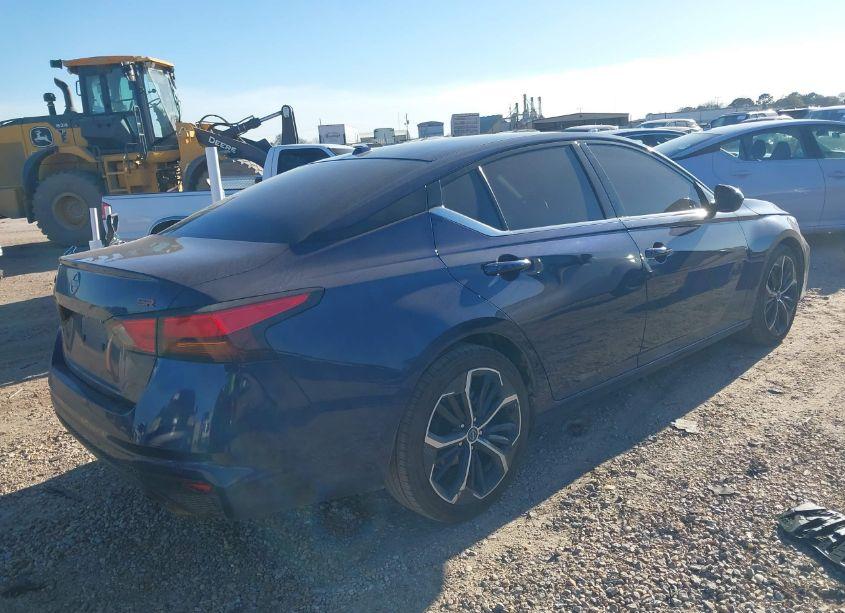 Photo 4 of 2023 Nissan Altima SR FWD (VIN 1N4BL4CV4PN359773)