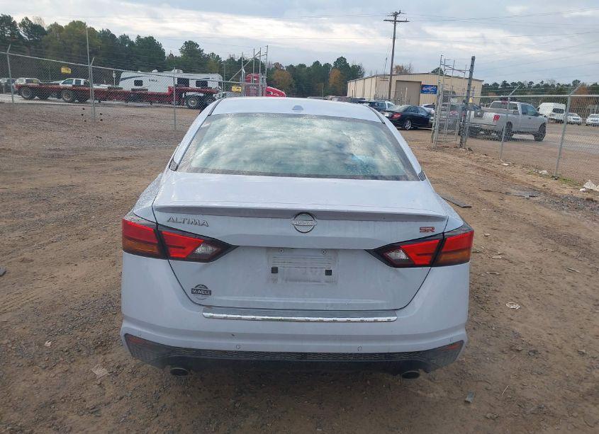 Photo 16 of 2023 Nissan Altima SR FWD (VIN 1N4BL4CV4PN381112)