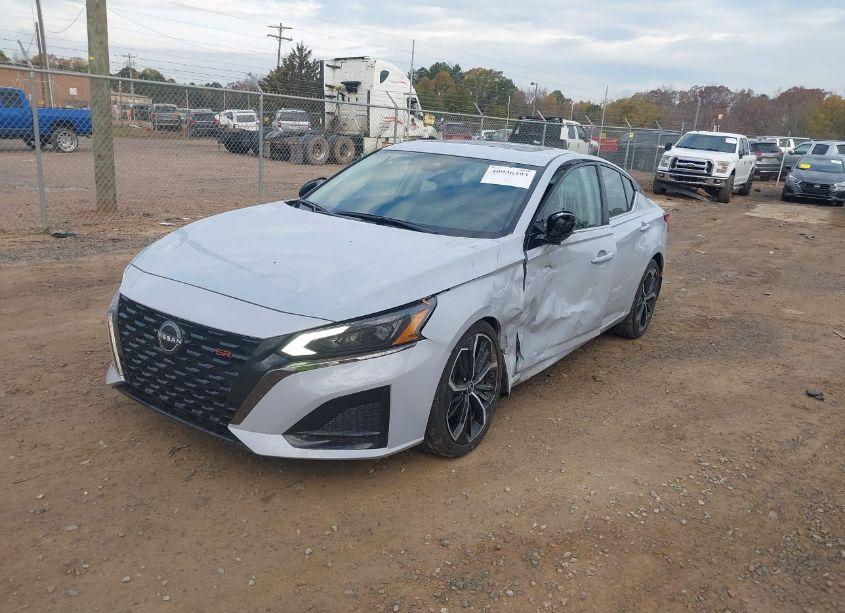 Photo 2 of 2023 Nissan Altima SR FWD (VIN 1N4BL4CV4PN381112)