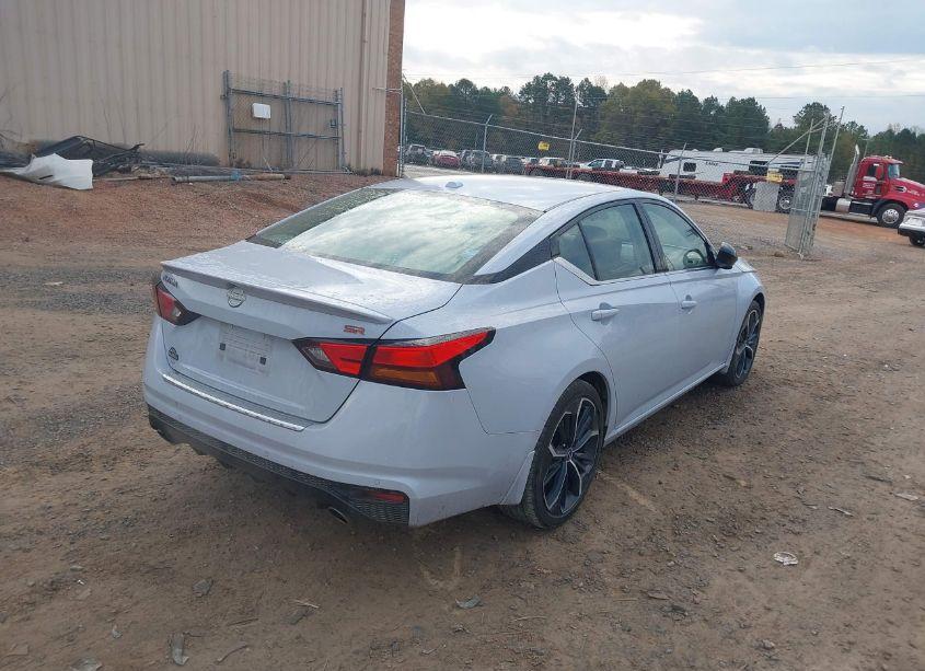 Photo 4 of 2023 Nissan Altima SR FWD (VIN 1N4BL4CV4PN381112)