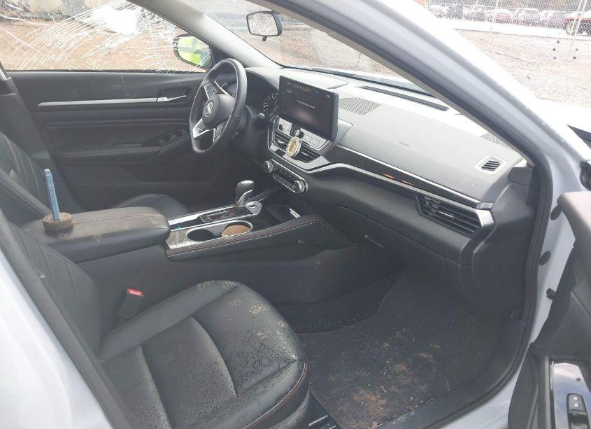 Photo 5 of 2023 Nissan Altima SR FWD (VIN 1N4BL4CV4PN381112)