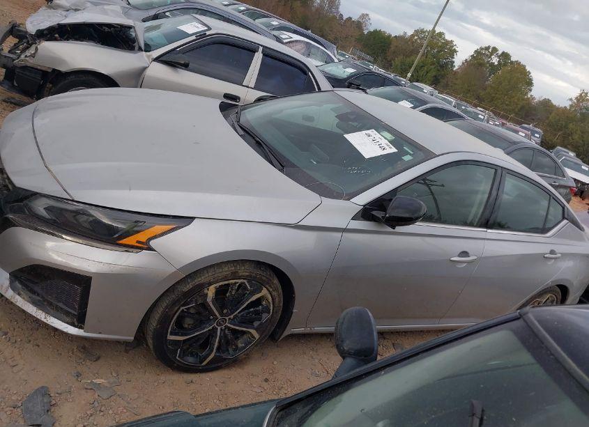 Photo 14 of 2023 Nissan Altima SR FWD (VIN 1N4BL4CV4PN389114)