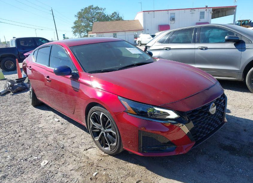 2024 Nissan Altima SR FWD (VIN 1N4BL4CV4RN300788) main photo