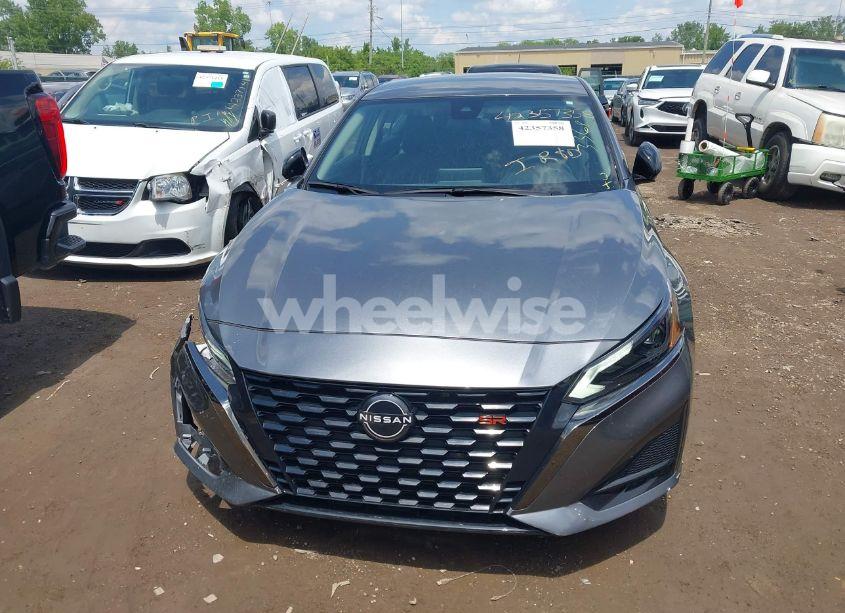 Photo 12 of 2024 Nissan Altima SR FWD (VIN 1N4BL4CV4RN333368)