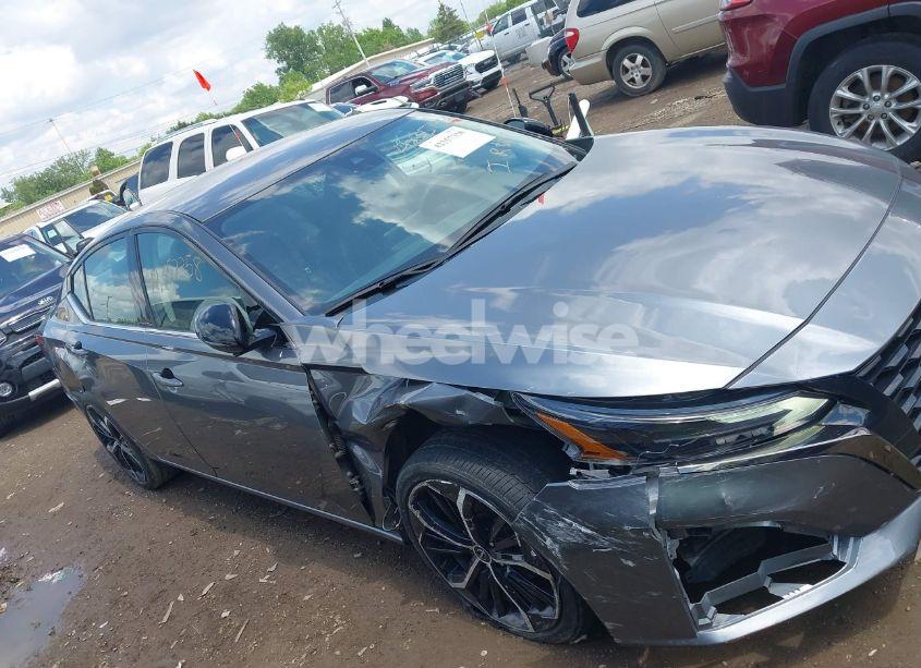 Photo 13 of 2024 Nissan Altima SR FWD (VIN 1N4BL4CV4RN333368)