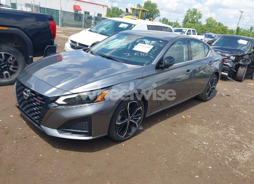 Photo 2 of 2024 Nissan Altima SR FWD (VIN 1N4BL4CV4RN333368)