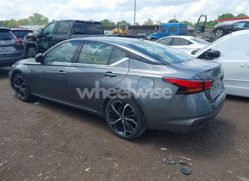 Photo 3 of 2024 Nissan Altima SR FWD (VIN 1N4BL4CV4RN333368)