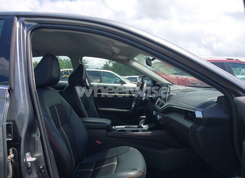 Photo 5 of 2024 Nissan Altima SR FWD (VIN 1N4BL4CV4RN333368)