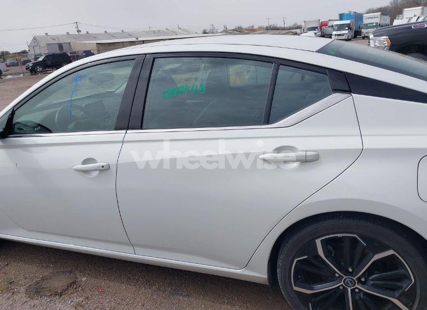 Photo 14 of 2024 Nissan Altima SR FWD (VIN 1N4BL4CV4RN337582)