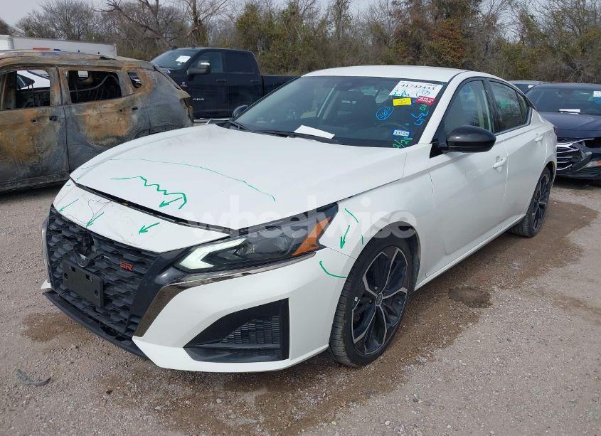 Photo 2 of 2024 Nissan Altima SR FWD (VIN 1N4BL4CV4RN337582)